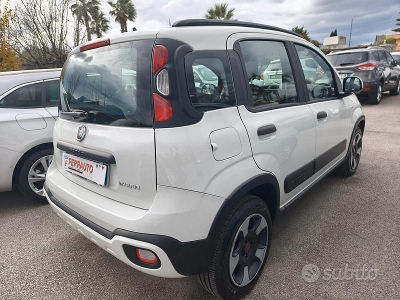 Begagnad Fiat Panda Cross Cross Plus 71 HK (52 kW) 2020 Vit Halvkombi