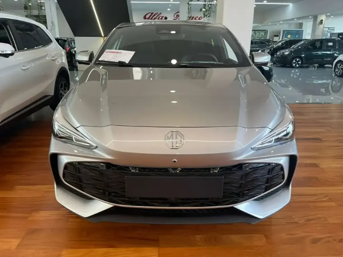 Nuova MG MG3 Luxury 102 CV (75 kW) 2026 Argento Utilitaria