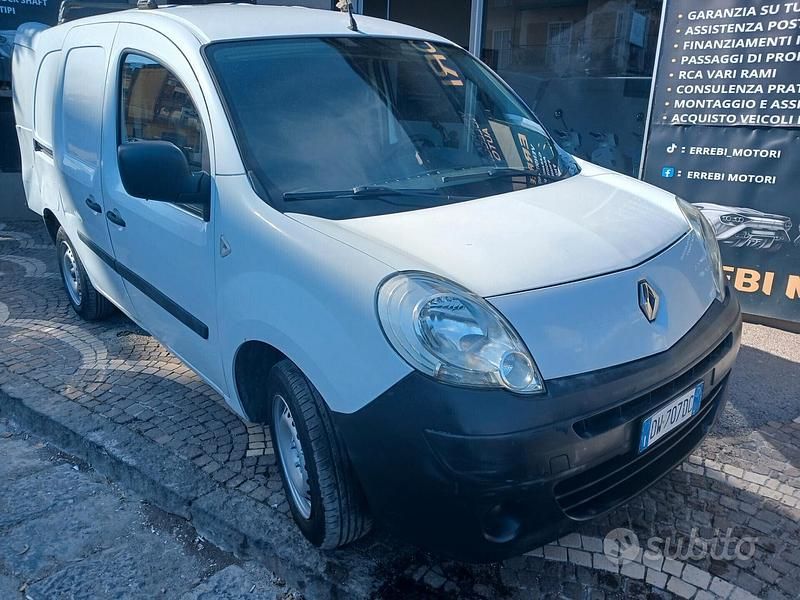 Usata Renault Kangoo Dynamique 105 CV (77 kW) 2010 Bianco Berlina