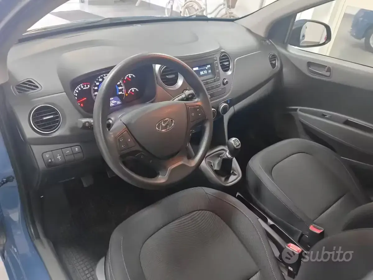 Usata Hyundai i10 67 CV (49 kW) 2017 Blu Utilitaria