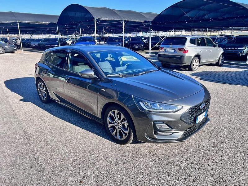 Usata Ford Focus ST 125 CV (91 kW) 2025 Grigio Berlina
