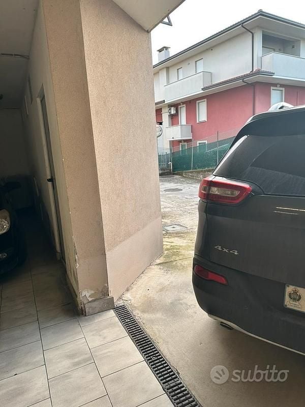 Usata Jeep Cherokee 140 CV (102 kW) 2017 Grigio SUV