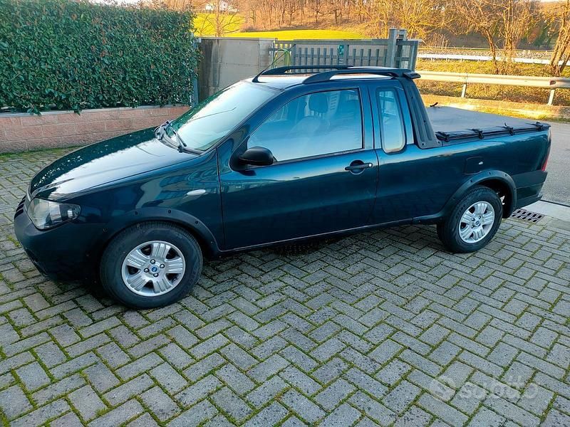 Usata Fiat Strada 84 CV (61 kW) 2006 Verde