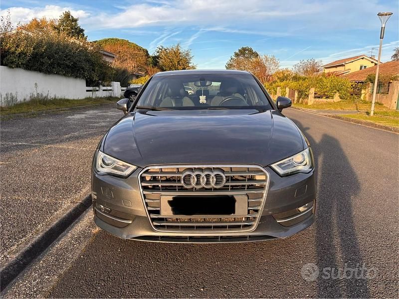 Grigio Usata 2014 Audi A3 S-Line Tre volumi | 9500 € (Buon prezzo) - Immagine 1/4
