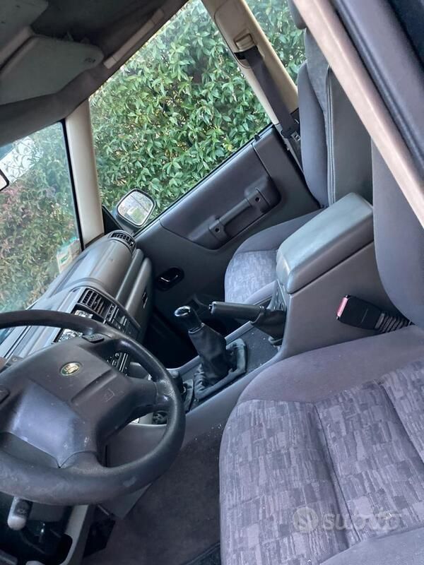 Usata Land Rover Discovery 2 138 CV (101 kW) 2002 Nero SUV