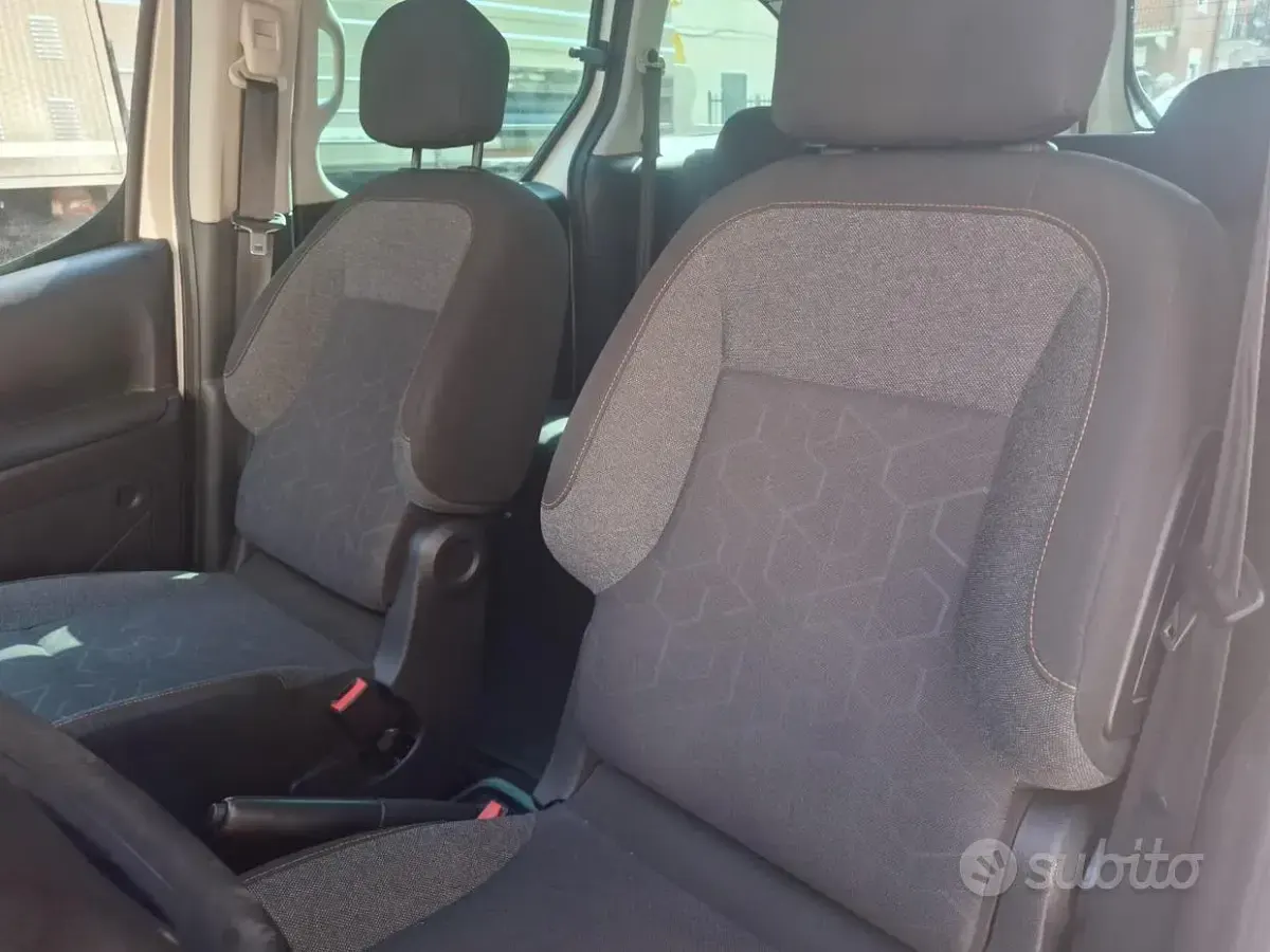 Usata Peugeot Partner Tepee 99 CV (72 kW) 2018 Monovolume