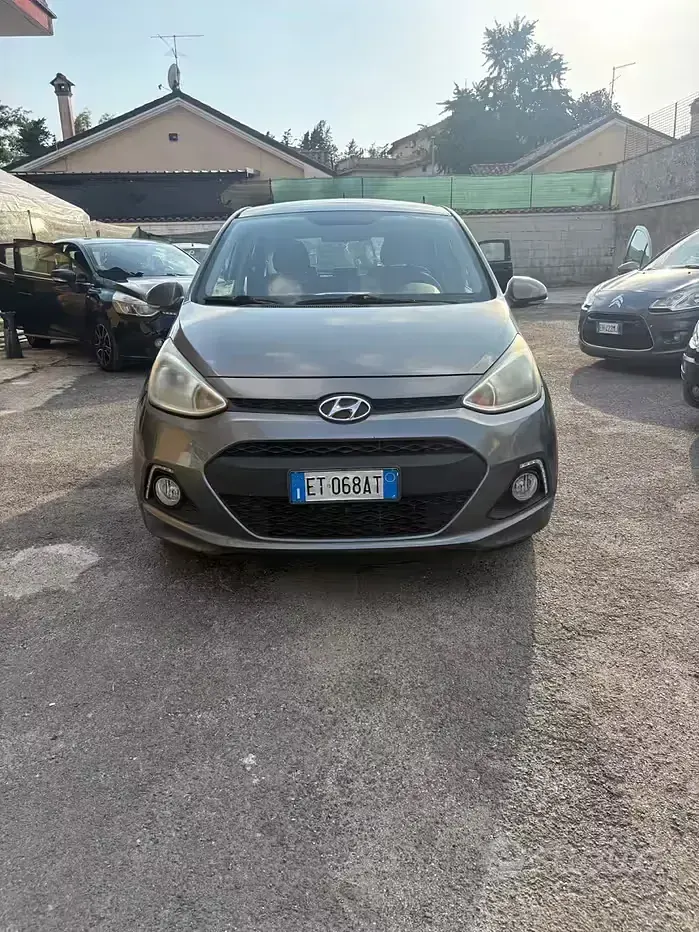 Usata Hyundai i10 Style 66 CV (48 kW) 2013 Grigio Utilitaria