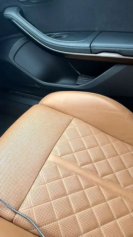 Usata Audi A8 Design 286 CV (210 kW) 2024 Blu/azzurro Berlina
