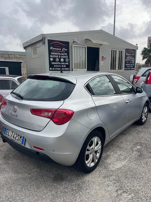 Usata Alfa Romeo Giulietta Exclusive 105 CV (77 kW) 2014 Grigio Berlina