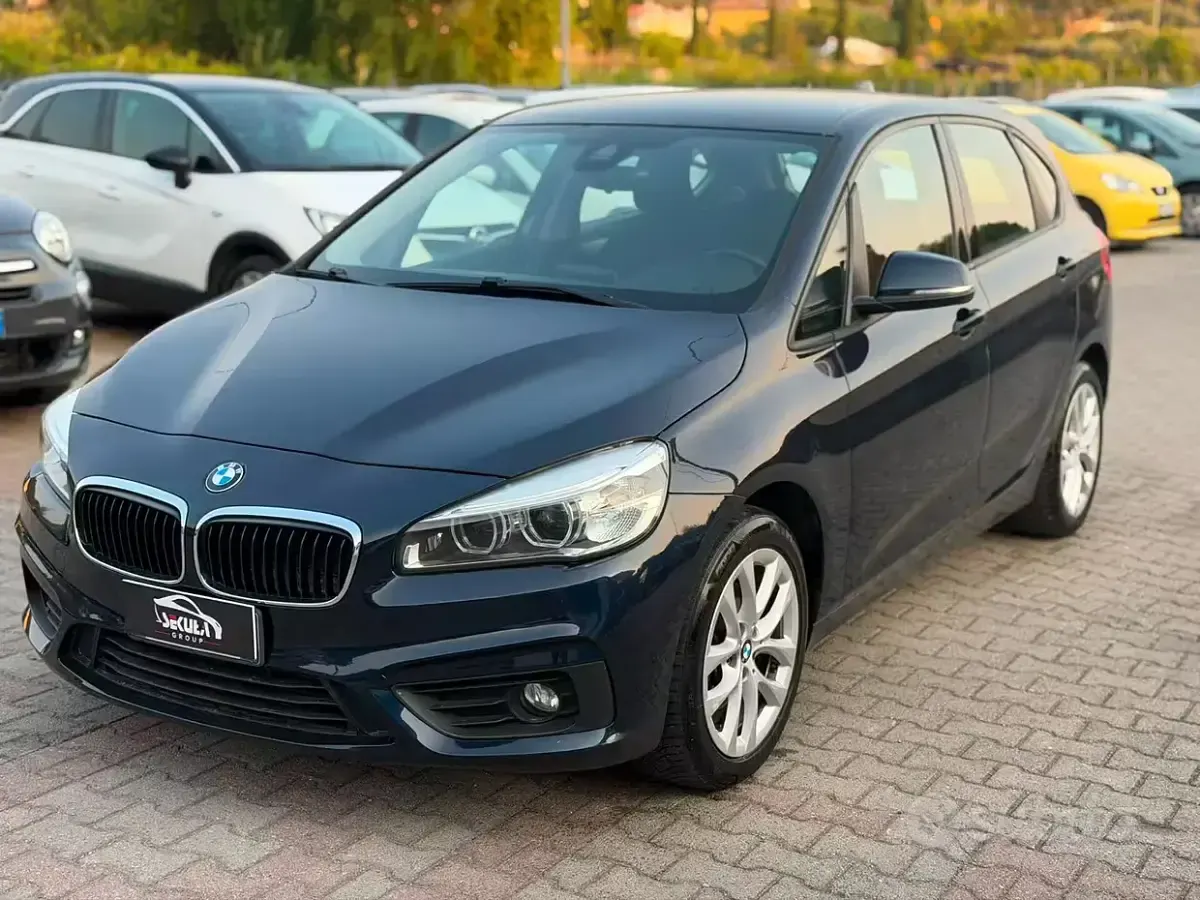 Usata BMW 216 Active Tourer Luxury Line 116 CV (85 kW) 2016 Blu Monovolume