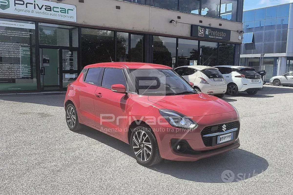 Usata Suzuki Swift 83 CV (61 kW) 2020 Rosso Utilitaria