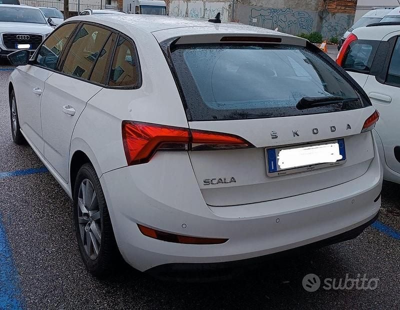 Usata Skoda Scala Ambition 90 CV (66 kW) 2021 Bianco Utilitaria