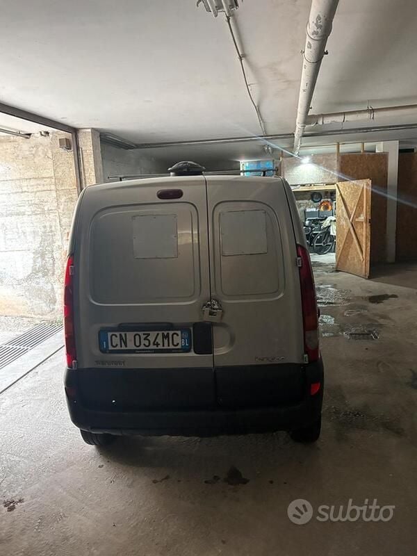 Usata Renault Kangoo 84 CV (61 kW) 2004 Grigio Monovolume