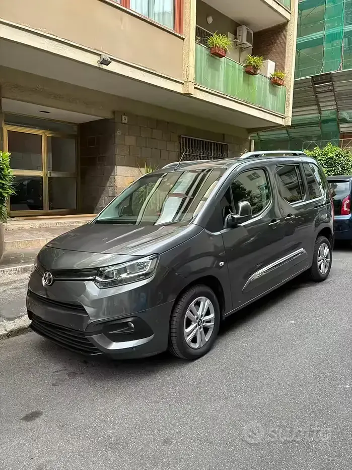 Usata Toyota Proace Verso City 100 CV (73 kW) 2021 Grigio Station wagon