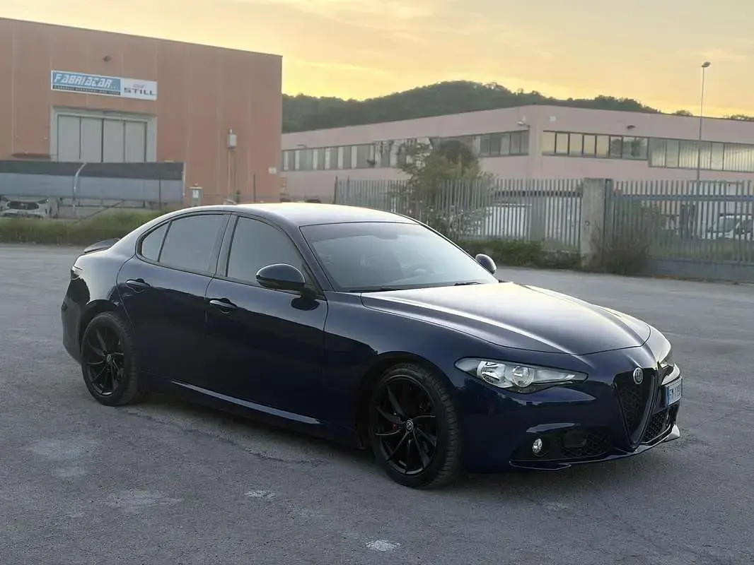 Usata Alfa Romeo Giulia Super 150 CV (110 kW) 2017 Blu Berlina