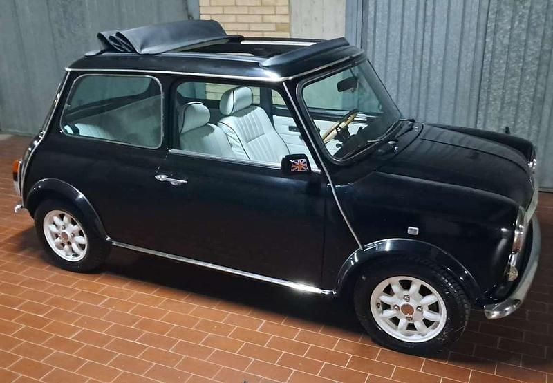 Usata Rover Mini 50 CV (36 kW) 1994 Nero Berlina