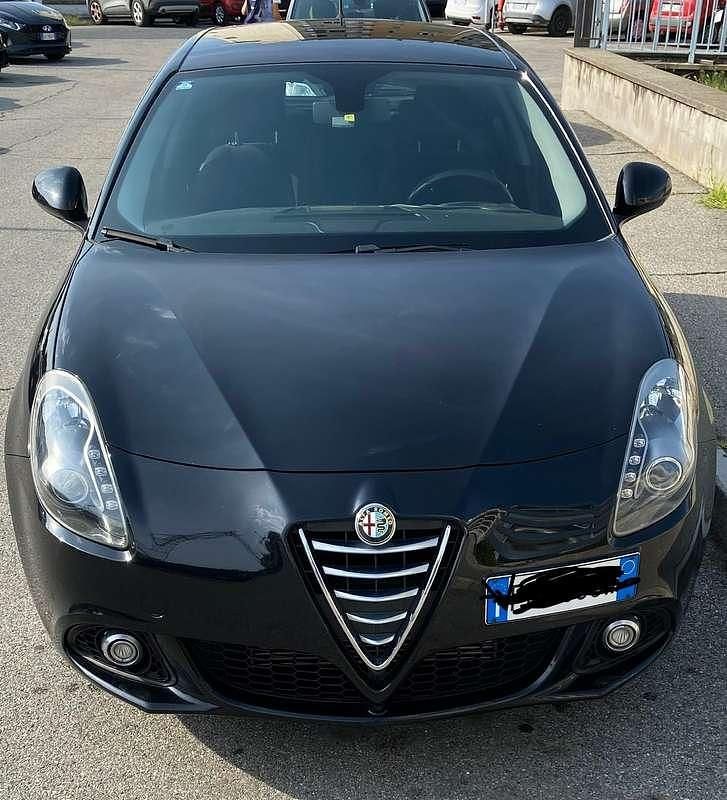 Usata Alfa Romeo Giulietta Distinctive 105 CV (77 kW) 2015 Nero Utilitaria