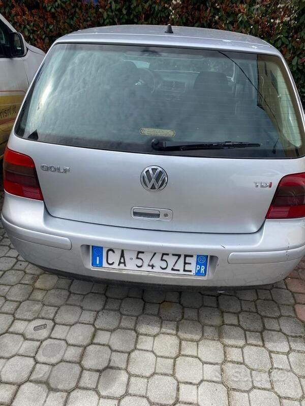 Usata VW Golf IV 110 CV (80 kW) 2002 Grigio Utilitaria