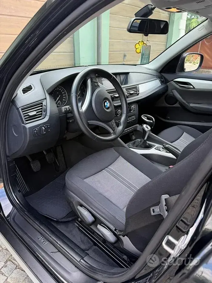 Usata BMW X1 143 CV (105 kW) 2010 Nero SUV