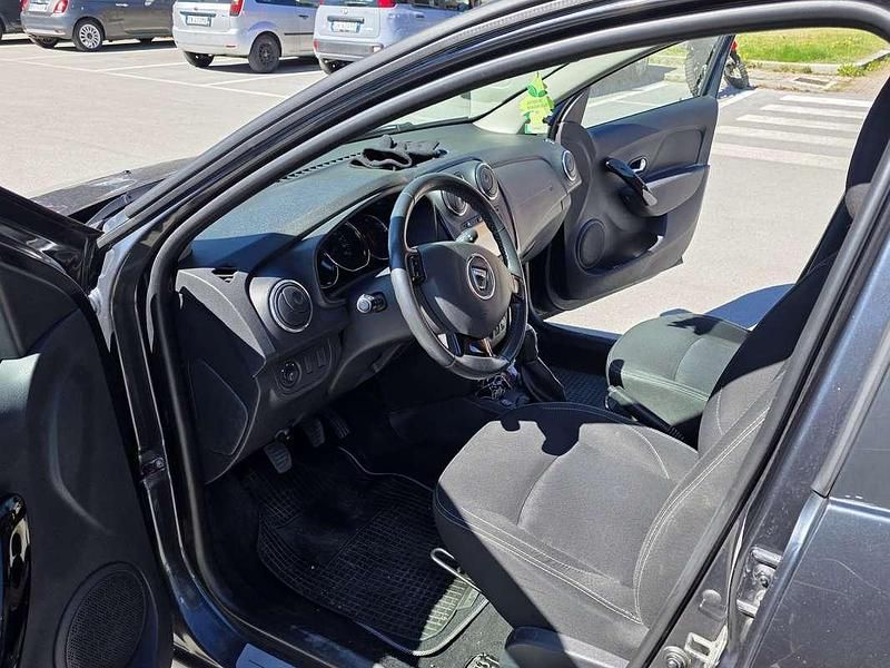 Usata Dacia Sandero Lauréate 75 CV (55 kW) 2014 Berlina