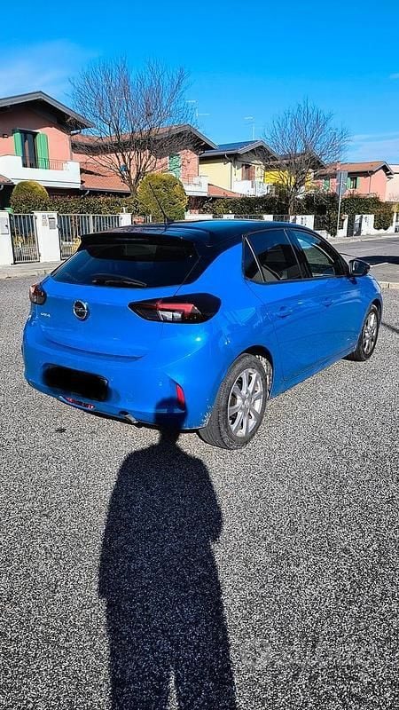 Usata Opel Corsa Edition 101 CV (74 kW) 2023 Blu Berlina