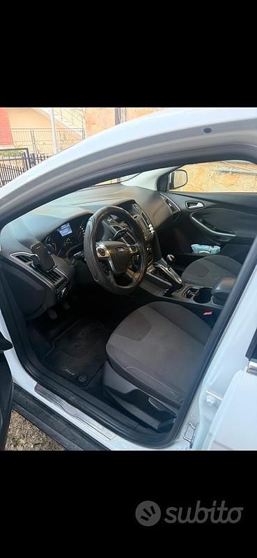 Usata Ford Focus Titanium 116 CV (85 kW) 2010 Bianco Berlina