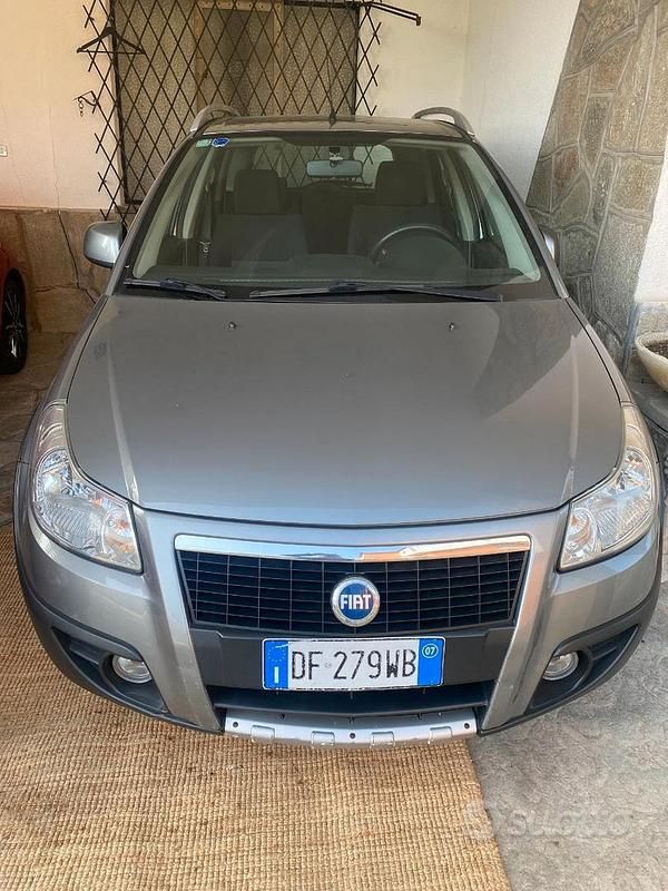 Usata Fiat Sedici 107 CV (78 kW) 2007 Grigio SUV