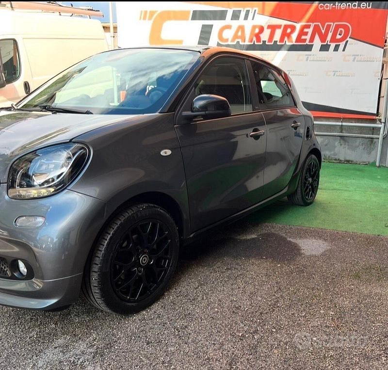 Begagnad Smart ForFour Superpassion 71 HK (52 kW) 2019 Grå Halvkombi