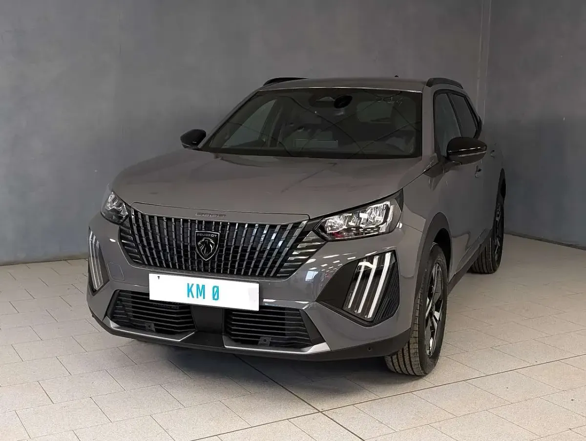 Usata Peugeot 2008 Allure 101 CV (74 kW) 2025 SUV