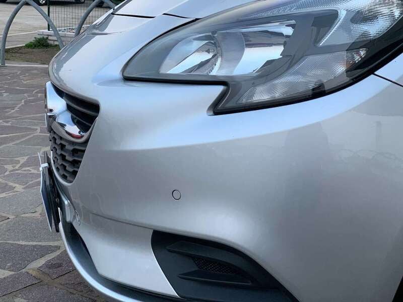 Usata Opel Corsa 75 CV (55 kW) 2019 Argento Berlina