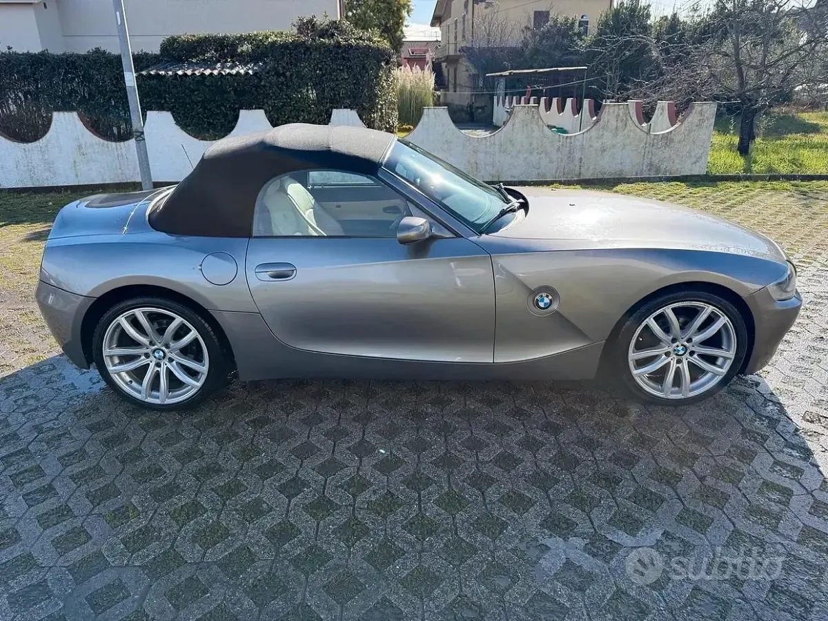 Usata BMW Z4 192 CV (141 kW) 2005 Argento Cabrio