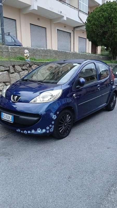 Usata Peugeot 107 68 CV (50 kW) 2006 Utilitaria
