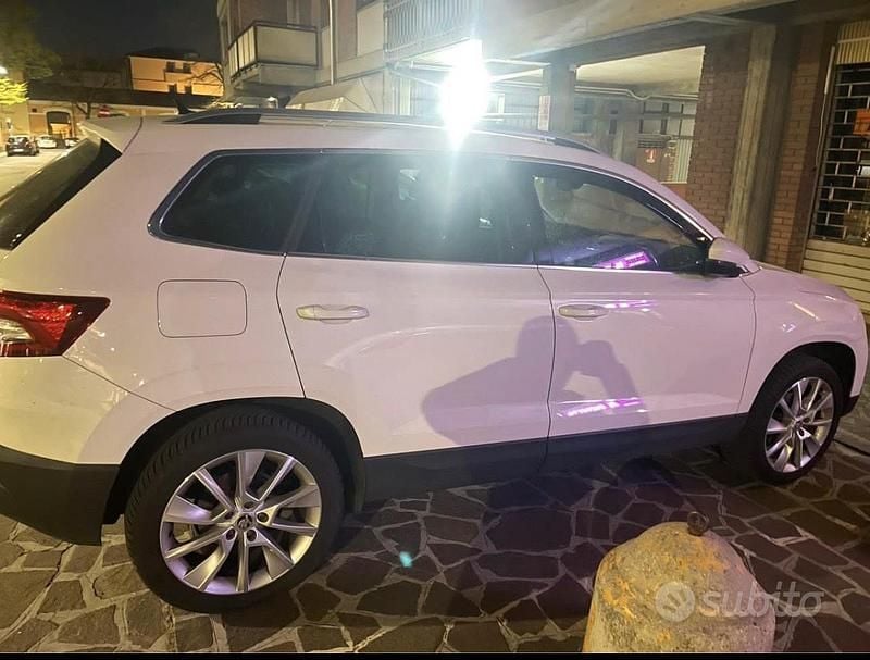 Bianco Usata 2018 Skoda Karoq Style SUV | 18.000 € (Buon prezzo) - Immagine 1/4