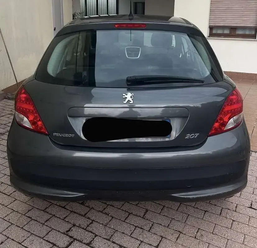 Usata Peugeot 207 73 CV (53 kW) 2010 Utilitaria