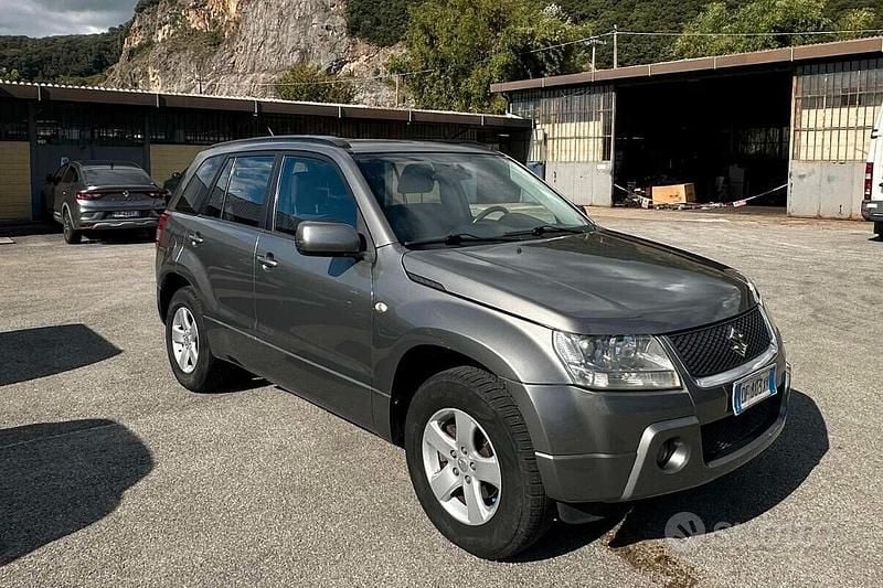 Usata Suzuki Grand Vitara 129 CV (94 kW) 2007 Grigio Station wagon