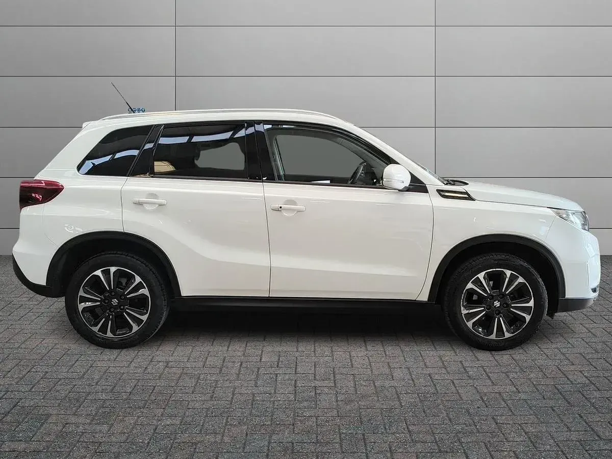 Usata Suzuki Vitara 129 CV (94 kW) 2020 Bianco SUV