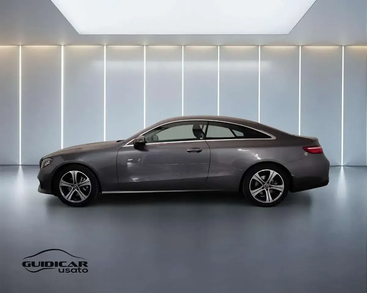 Usata Mercedes E220 Business 194 CV (142 kW) 2019 Grigio Coupé