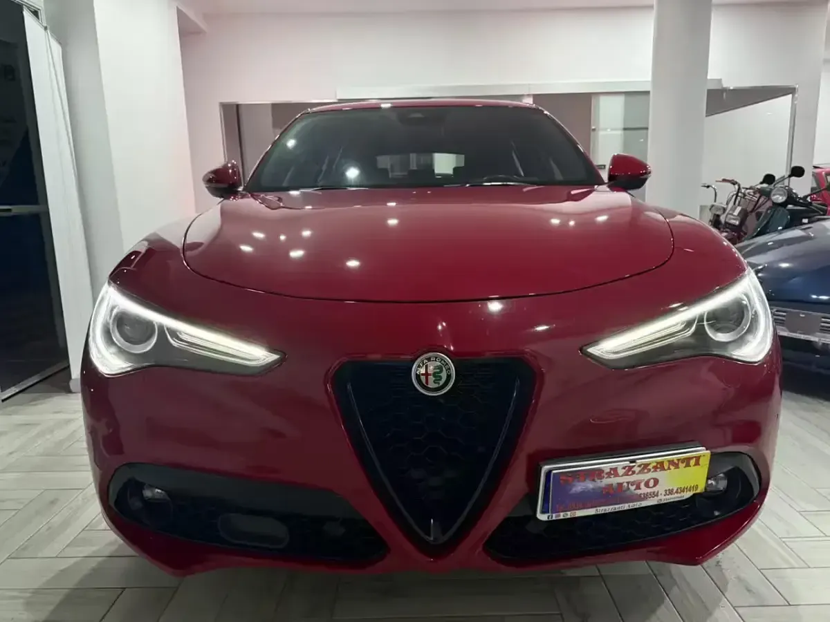 Usata Alfa Romeo Stelvio 160 CV (117 kW) 2023 Rosso SUV