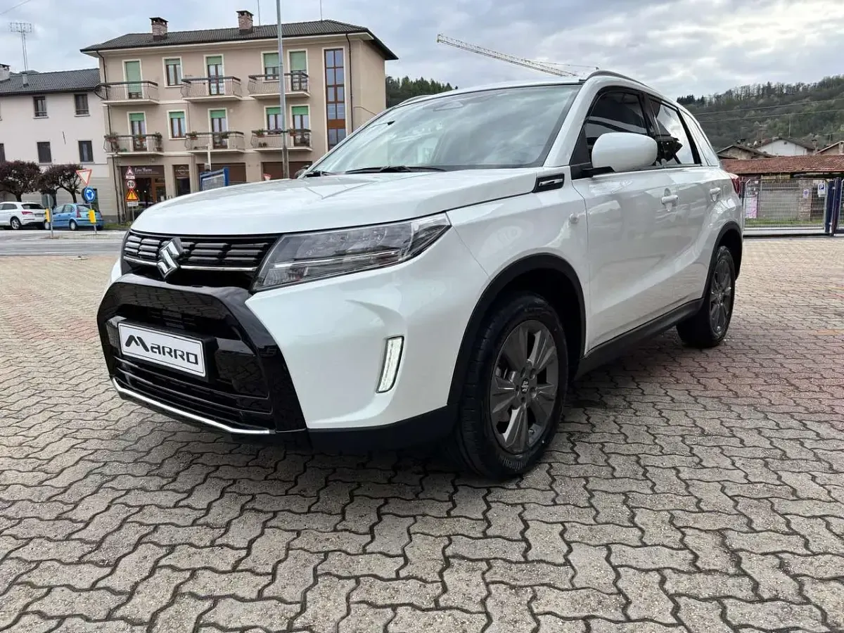 Usata Suzuki Vitara Cool 129 CV (94 kW) 2025 Bianco SUV