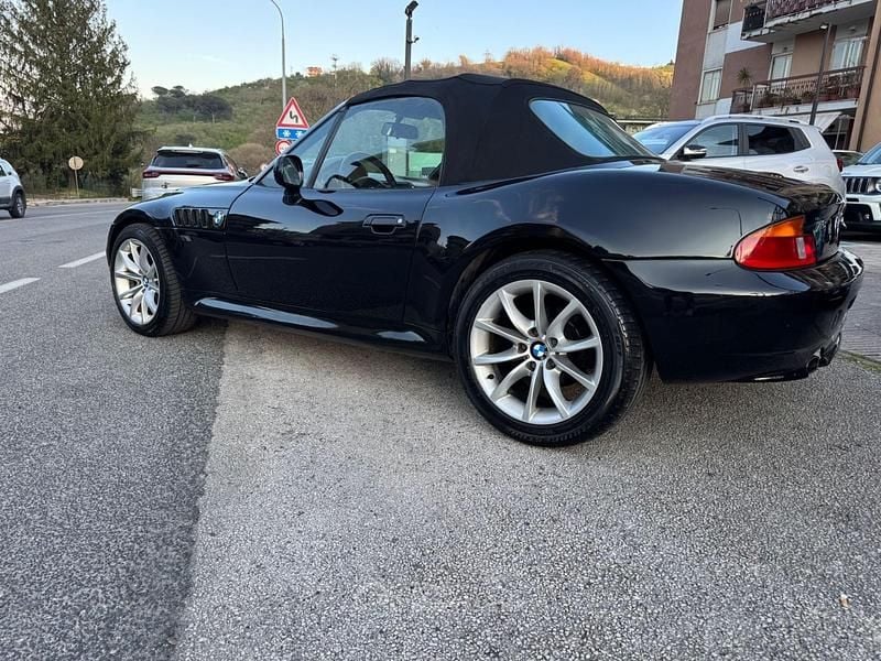 Usata BMW Z3 Efficient Dynamics 118 CV (86 kW) 2001 Nero Cabrio