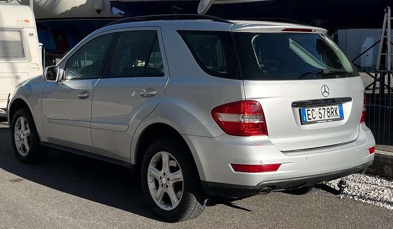 Usata Mercedes ML350 Chrome 231 CV (169 kW) 2010 Argento SUV