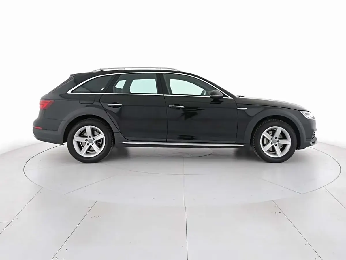 Usata Audi A4 Allroad Business 190 CV (139 kW) 2018 Nero Station wagon