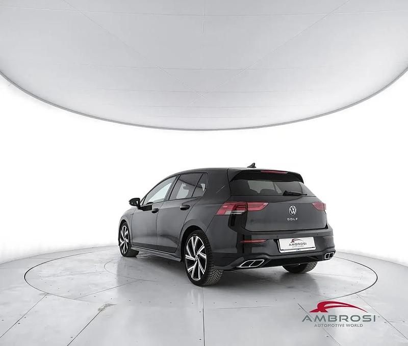 Begagnad VW Golf VIII R-line 150 HK (110 kW) 2023 Svart Sedan