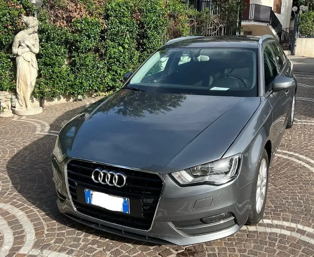 Usata Audi A3 Ambition 110 CV (80 kW) 2015 Grigio