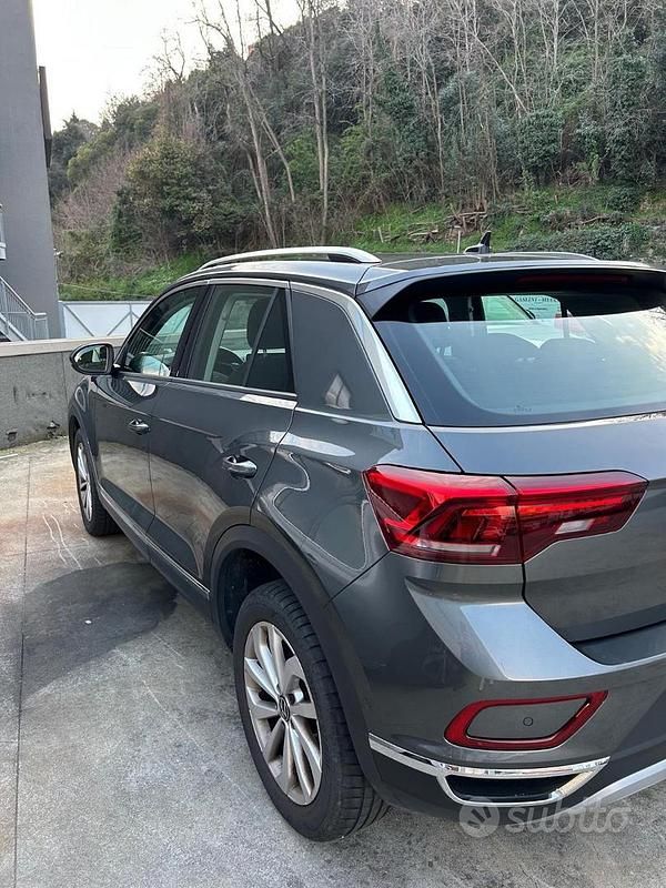 Usata VW T-Roc Style 116 CV (85 kW) 2023 Grigio SUV