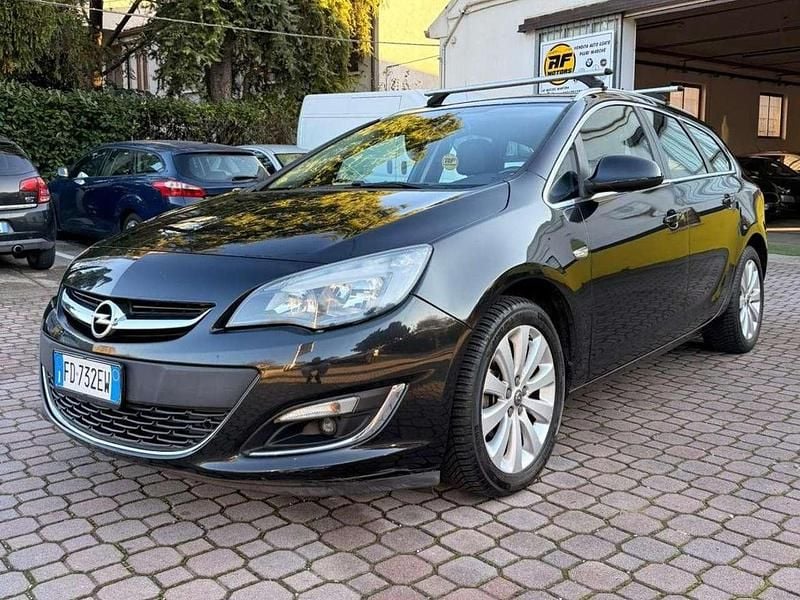 Nero Usata 2016 Opel Astra Station wagon | 6499 € (Buon prezzo) - Immagine 1/4