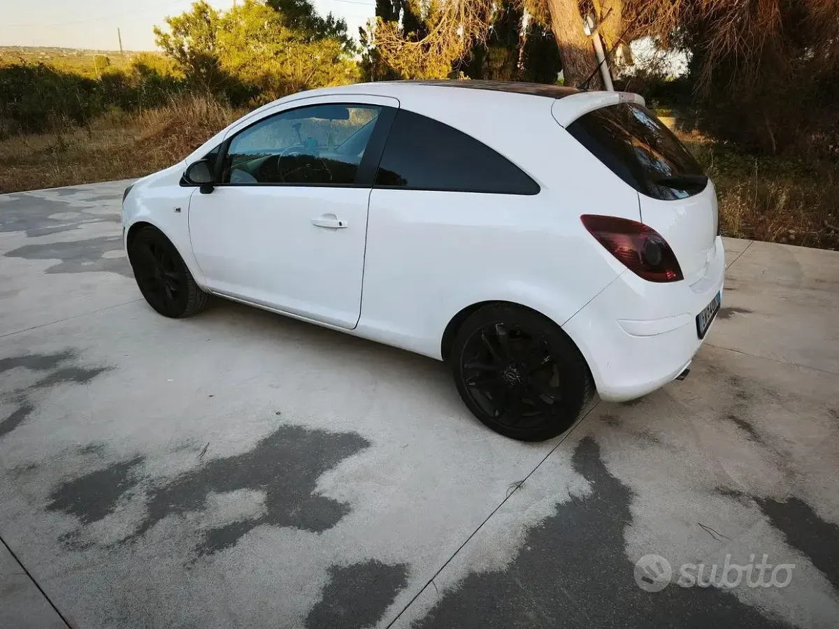 Usata Opel Corsa 95 CV (69 kW) 2014 Utilitaria