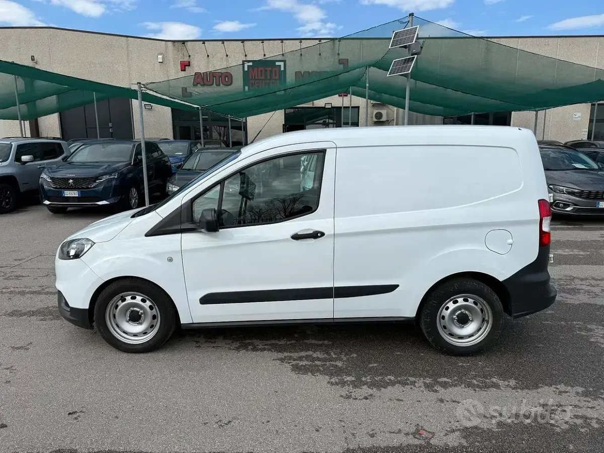 Usata Ford Transit Courier Trend 75 CV (55 kW) 2021 Bianco Furgone