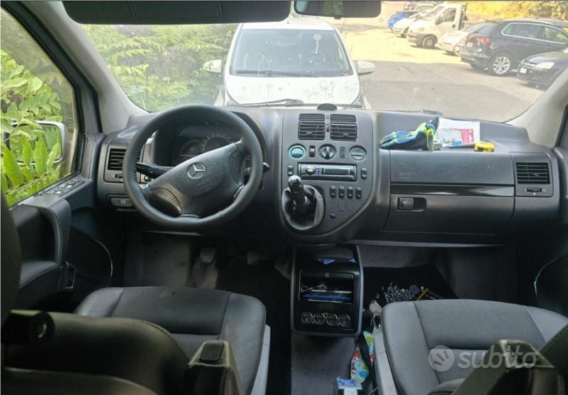 Usata Mercedes Vito 122 CV (89 kW) 2004 Grigio Furgone