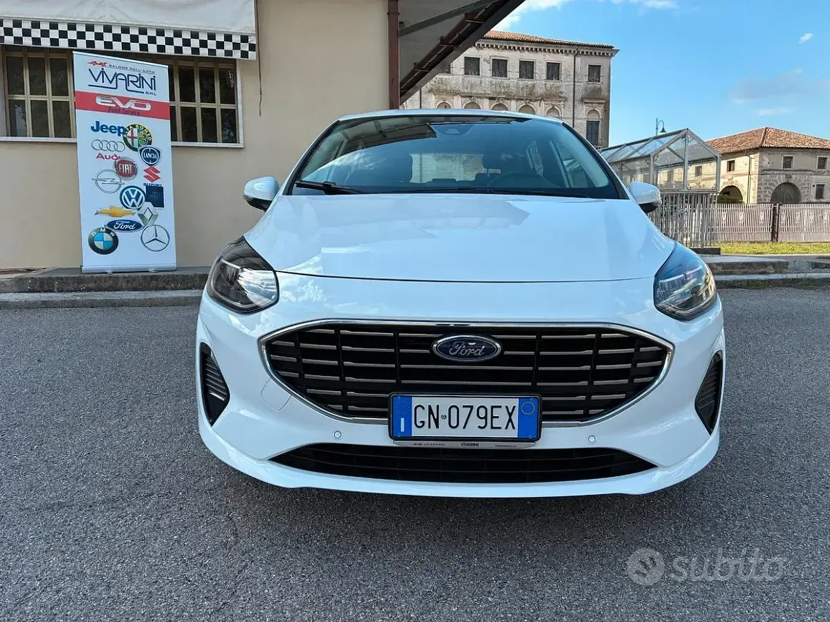 Usata Ford Fiesta Titanium 75 CV (55 kW) 2023 Bianco Utilitaria